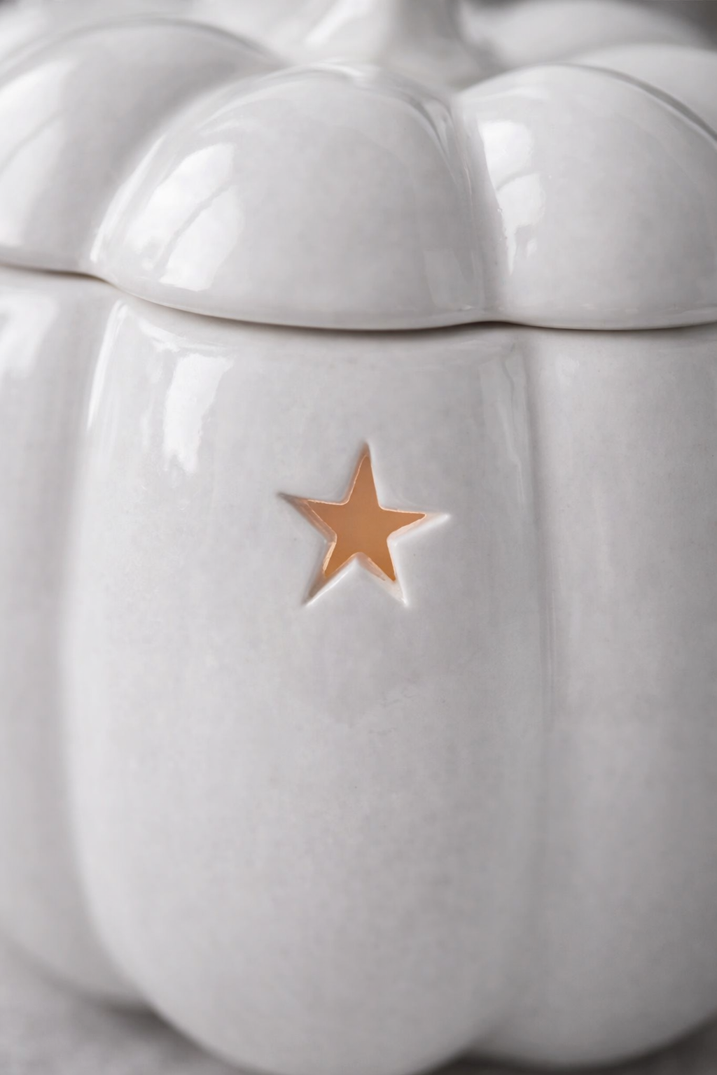 WHITE PUMPKIN OIL BURNER