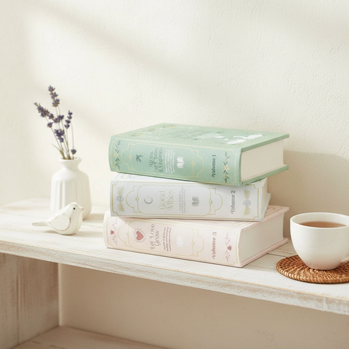 Caja Decorativa Libro Blanco con Detalles Dorados - Organizador Elegante