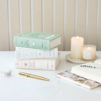 Caja Decorativa Libro Blanco con Detalles Dorados - Organizador Elegante