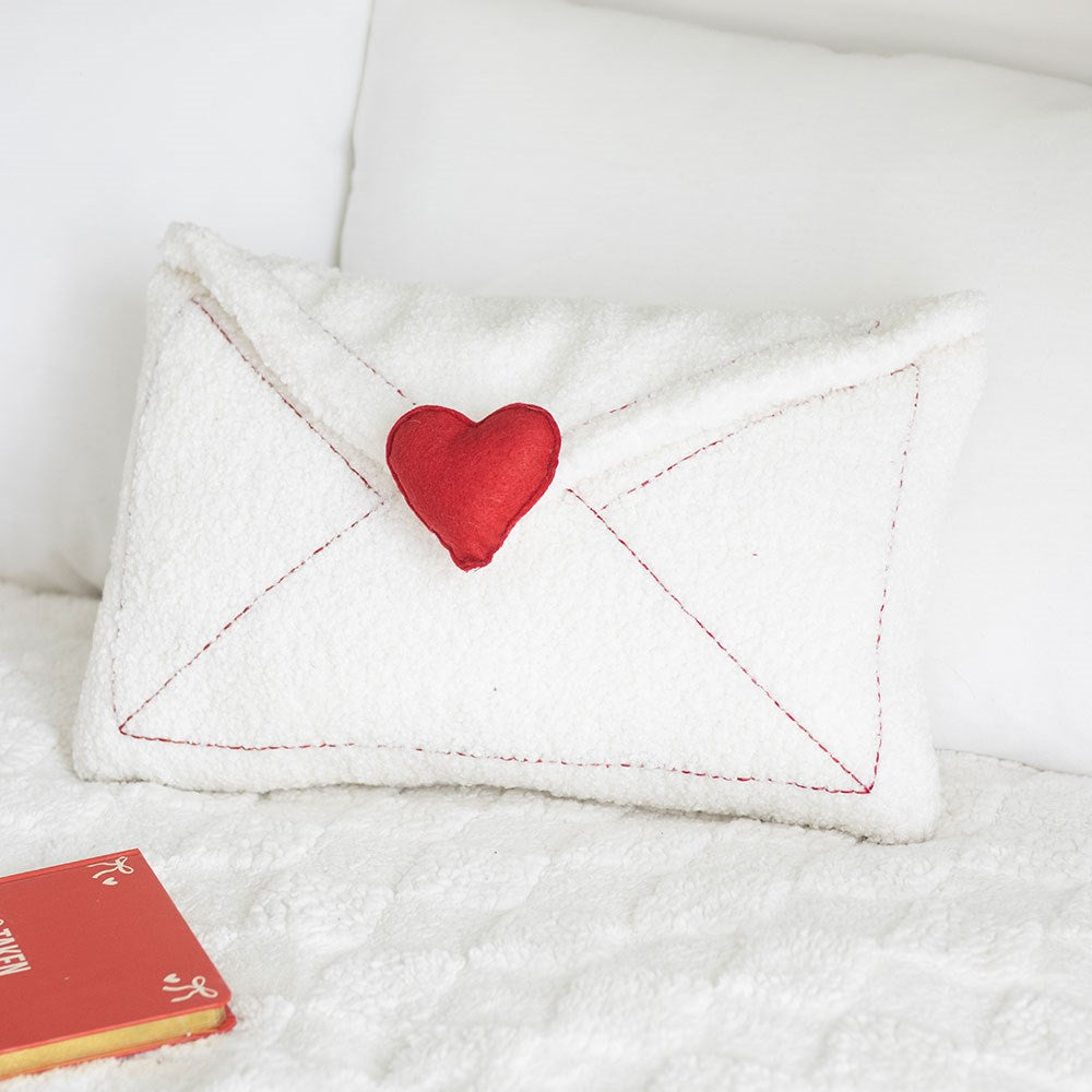 LOVE LETTER LOOP CUSHION
