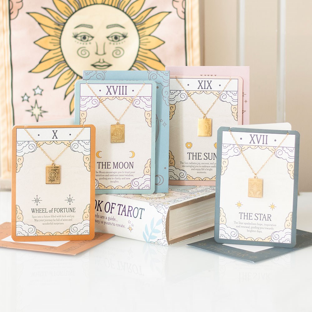 Collar Tarot "El Sol" Dorado - Joya Esotérica con Tarjeta de Felicitación