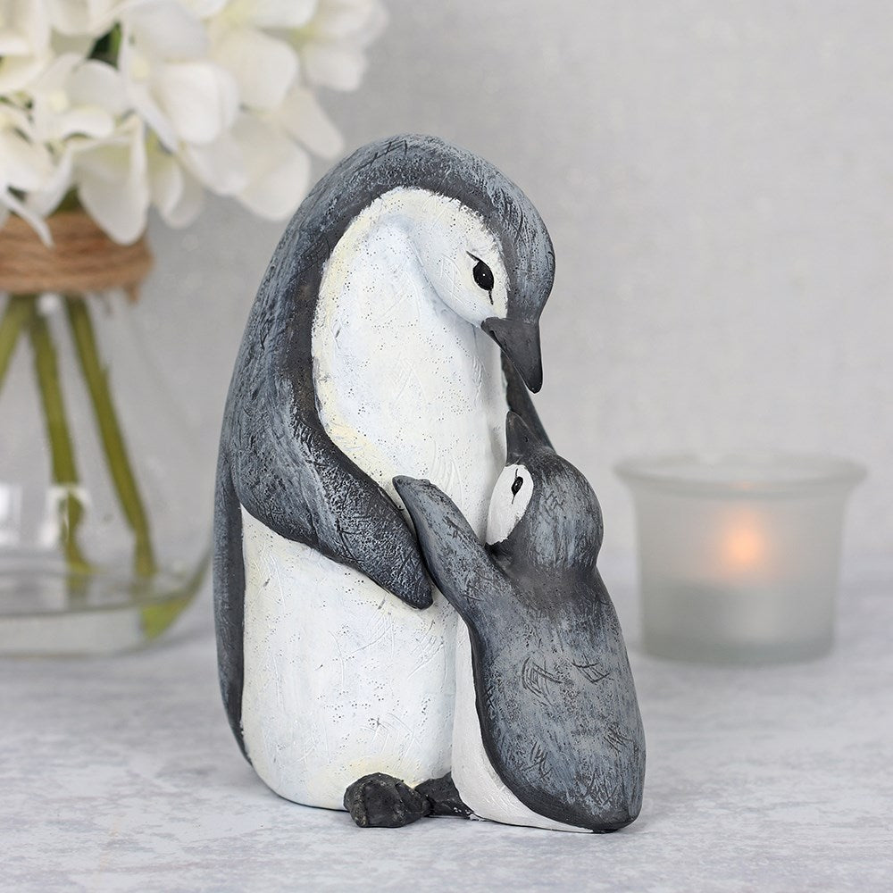Figura Mamá Pingüino y Bebé